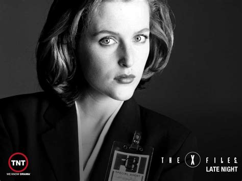 The X-Files Wallpaper: Scully | X files, Dana scully, Gillian anderson
