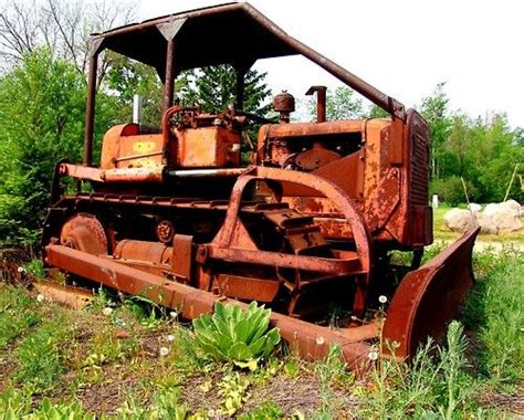 Pin on VINTAGE TRACTORS