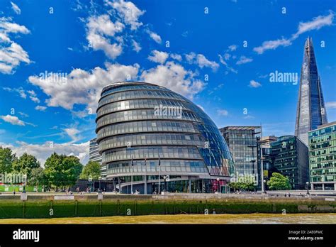 Oval shaped building hi-res stock photography and images - Alamy