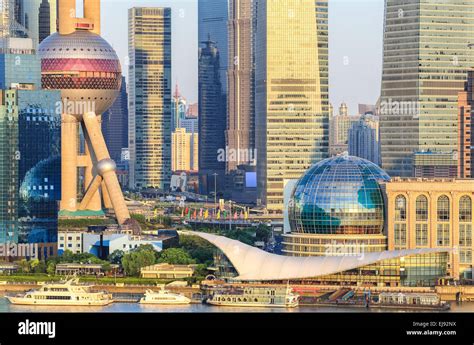 shanghai lujiazui financial center closeup Stock Photo - Alamy