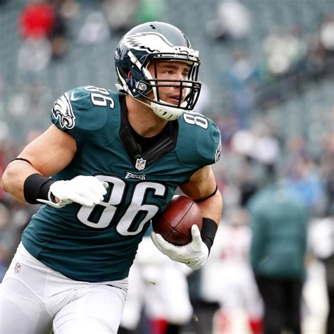 Zach Ertz Injury: Updates on Eagles TE's Shoulder, Rib and Return | Bleacher Report | Latest ...