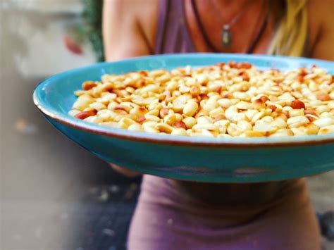 how to roast peanuts - roasting peanuts in the oven and on the stove