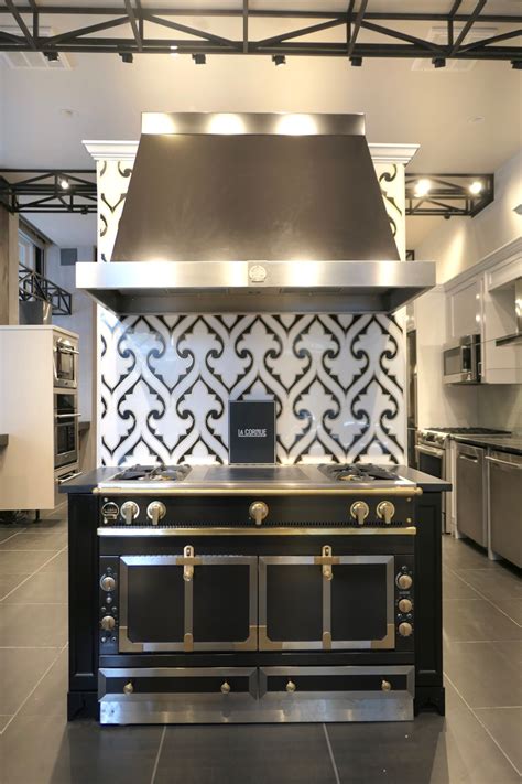 Tribeca Citizen | New Kid on the Block: Royal Green Appliance Center