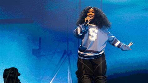 SZA Walked Away From VMA Performance After “Artist of the Year” Snub ...