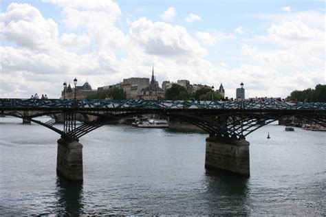 bridge of love - Love in the City of Light