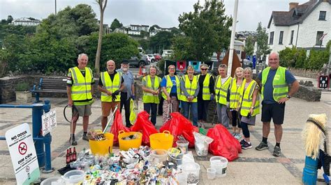 ‘Tireless’ community litter-picking volunteers praised | tenby-today.co.uk