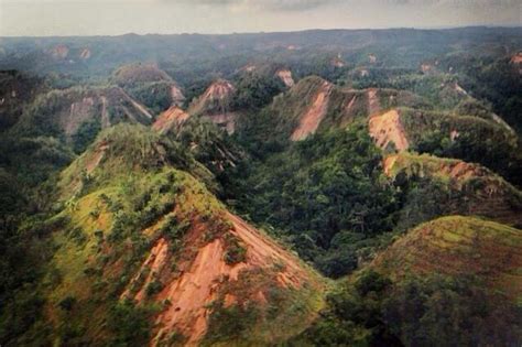 Chocolate Hills Destroyed by 7.2 Magnitude Earthquake - Philippine News