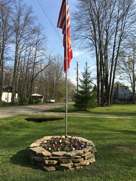 Front Yard Flagpole Landscape Design - template