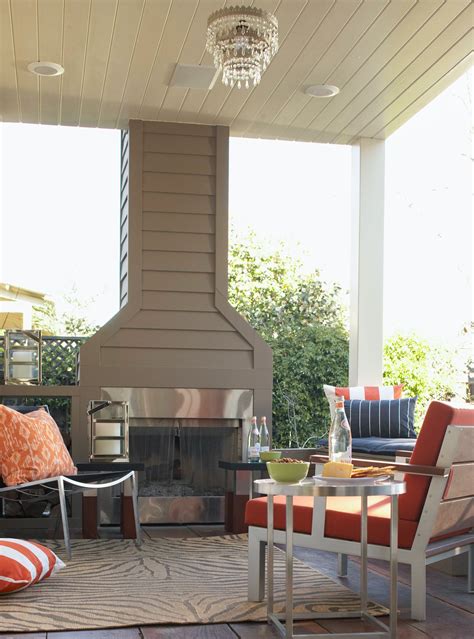 23 Cozy Outdoor Fireplace Ideas for the Most Inviting Backyard | Better ...