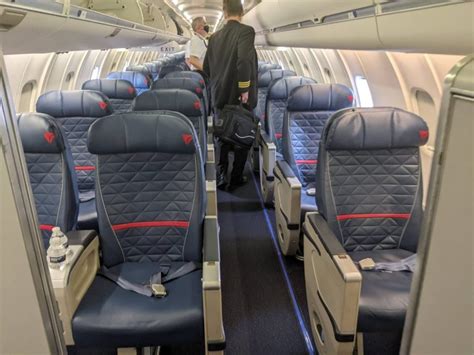 Delta CRJ900 Review: First Class vs. Comfort Plus vs. Main Cabin ...