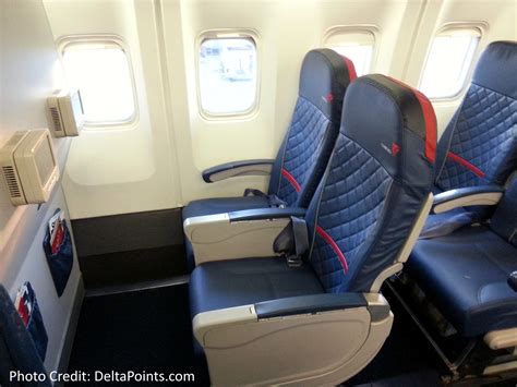 Delta 767-300 domestic comfort plus seat 2 Delta points blog - Renés ...