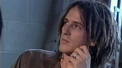 Izzy Stradlin - Interview 1992 | The Story of... Guns N' Roses (2004) - YouTube