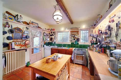 10 Things we're totally coveting about Julia Child's French kitchen ...