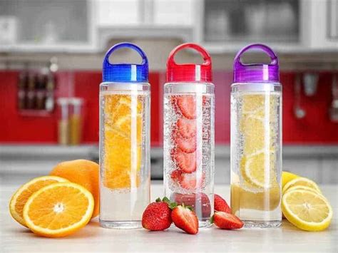 Top 15 Best Fruit Infuser Water Bottles in 2022 (Recommended)