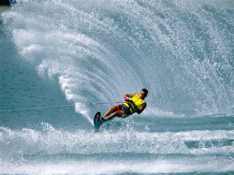 Water Skiing Wallpaper - WallpaperSafari