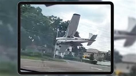 Airplane Crashes Onto Busy Florida Street , Pilot Walks Away