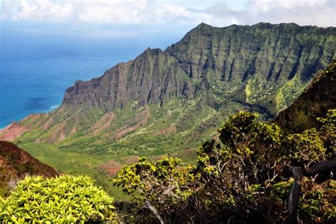 Kalalau Lookout Information, Safety & Photos