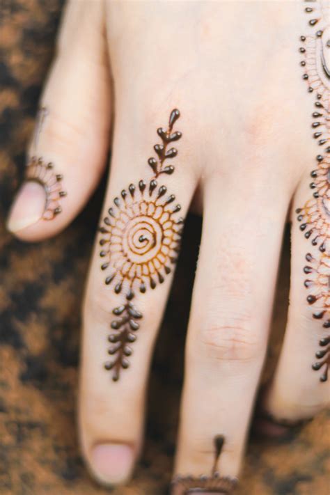 Images Gratuites : art, Mehndi, clou, doigt, modèle, peau, tatouage temporaire, main, henné ...