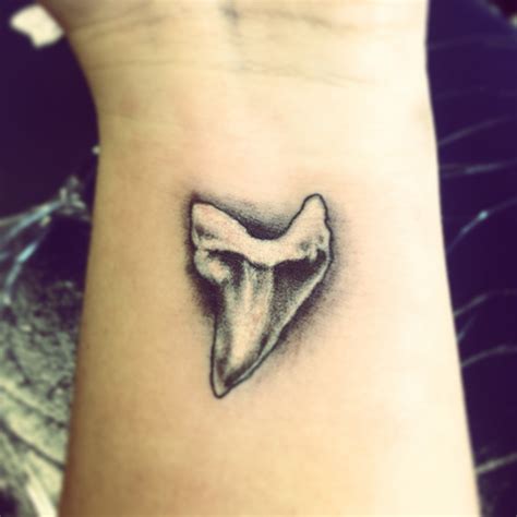 Pin by Beth Morris on Tattoos and ideas | Tooth tattoo, Shark tooth tattoo, Neck tattoo