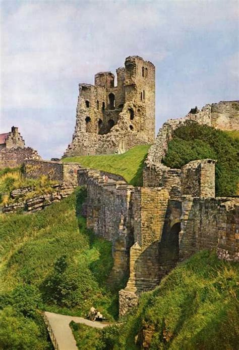 Scarborough Castle | Scarborough castle, Castles in england, Castle ruins