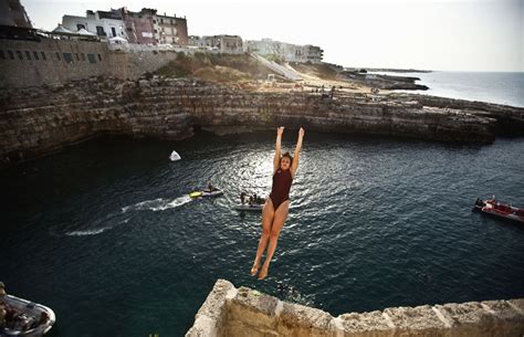 Dive right in - Photos - The Big Picture - Boston.com