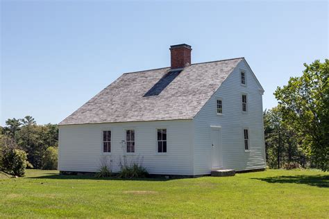 What Is a Saltbox House? Learn the Story Behind the Classic New England Style | Saltbox houses ...