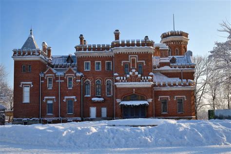 Oldenburg Castle on Winter Sunny Day, Russia, Ramon Stock Photo - Image of park, frosty: 137498344