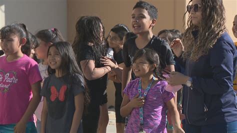 Riverside Elementary School hosts 'Go Blue Week' for child abuse prevention