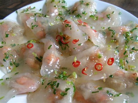 Homemade Vietnamese food: Banh Bot Loc/Banh Quai Vac (Dumplings with Pork and Shrimp or just Shrimp)