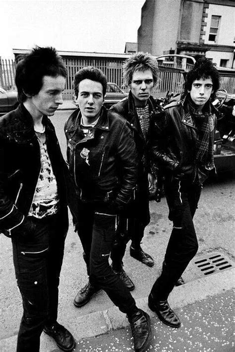 Pin by Lisa Golab on *Black & White Photos | The clash, Punk, Music bands