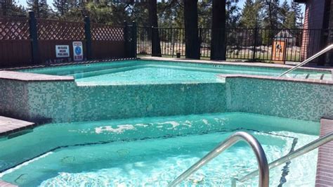 Nice hot tub open until 10pm - Picture of 3 Peaks Resort and Beach Club, South Lake Tahoe ...