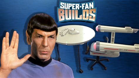 A Custom Office Desk and Chair That Looks Like the USS Enterprise NCC-1701 From 'Star Trek' Home ...