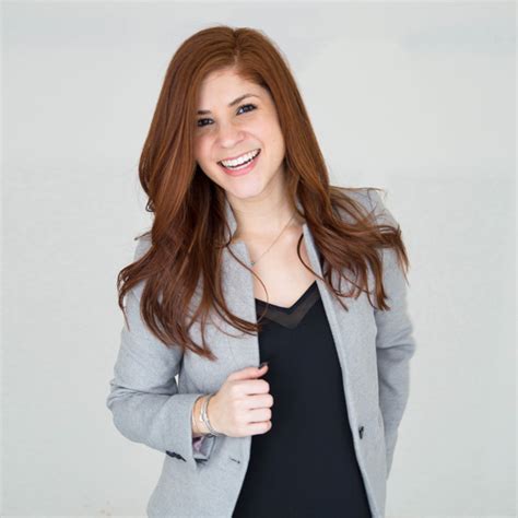 What To Wear For Your Professional Profile Picture or Headshot - Write Styles