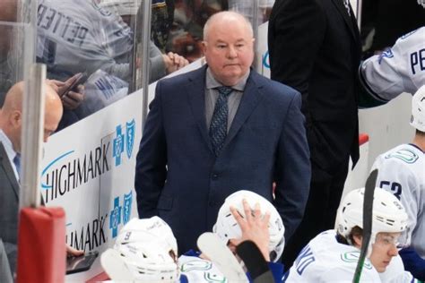 Bruce Boudreau gets emotional about job before Avs face Vancouver