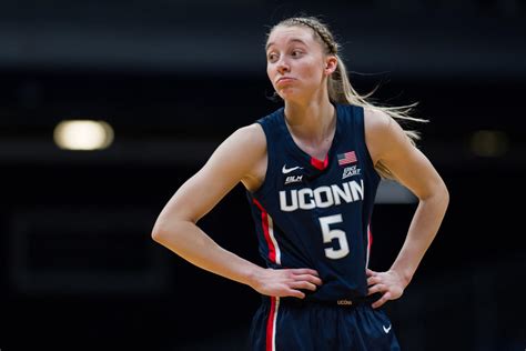 NCAA tournament: UConn's Paige Bueckers by the numbers - Yahoo Sports