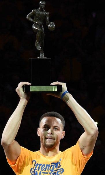 Watch Steph Curry hoist the MVP trophy before Game 5 | FOX Sports