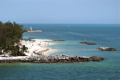 9 Sensational Key West Beaches (+ 3 Worth the Short Drive)