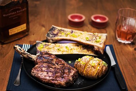 [Homemade] - Vikings Dinner - Cattlemans cut with smoked bone marrow and hasselback potato. : r/food