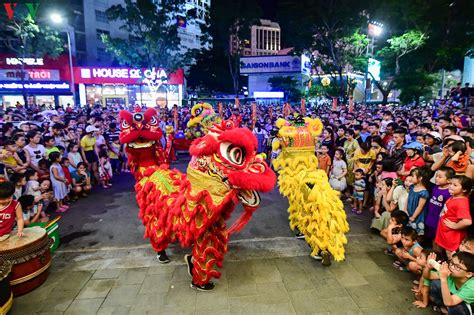 Múa Lân Tết: Bảng Báo Giá Dịch Vụ Cho Thuê Múa Lân Giá Rẻ 2021