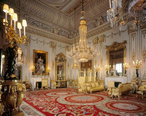 What It's Really Like Inside Buckingham Palace | Buckingham palace, Inside london, Palace interior