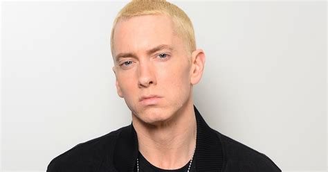 Eminem has a beard, darker hair at 'The Defiant Ones' premiere