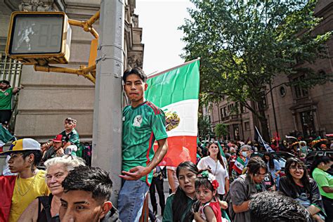 SEE IT: The Mexican Day Parade marches through Midtown | amNewYork