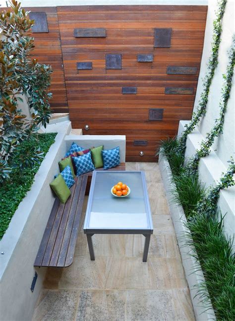 16 best Three tiny courtyard makeovers images on Pinterest | Courtyard gardens, Courtyard design ...