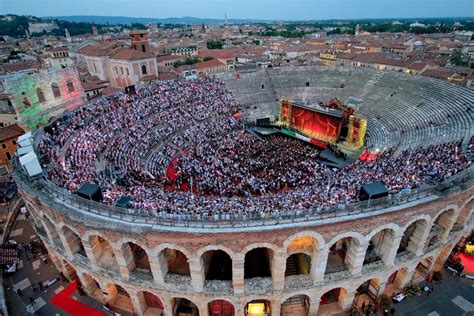 Desfile de grandes nombres de la lírica en el Festival Arena de Verona ...