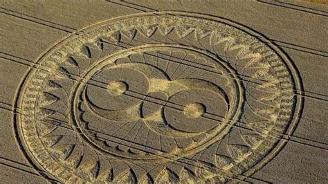 Crop Circles UK - YouTube