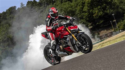 Ducati Streetfighter V4 S - HD wallpaper burnout | IAMABIKER - Everything Motorcycle!