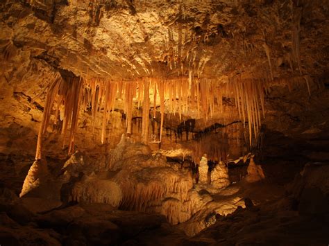 Amazzing Earth: Awesome Limestone Caves