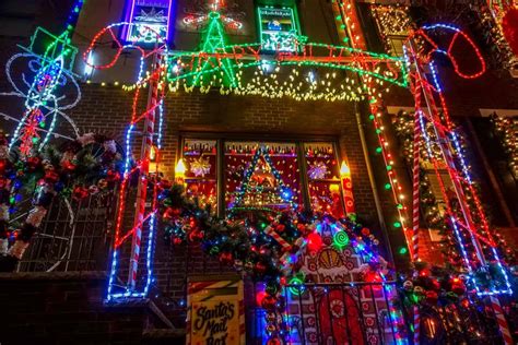 Where to See Impressive Christmas Lights in Philadelphia