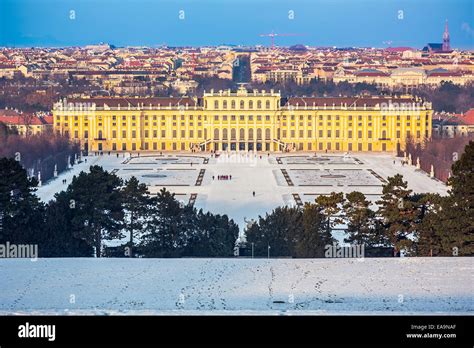 Schonbrunn palace winter hi-res stock photography and images - Alamy