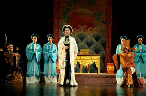 Explore Cai Luong – An amazing southern Vietnamese folk opera Luxury Cruise Mekong